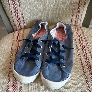 Time and tru memory foam slip on shoes, size 8. Bundle and save!